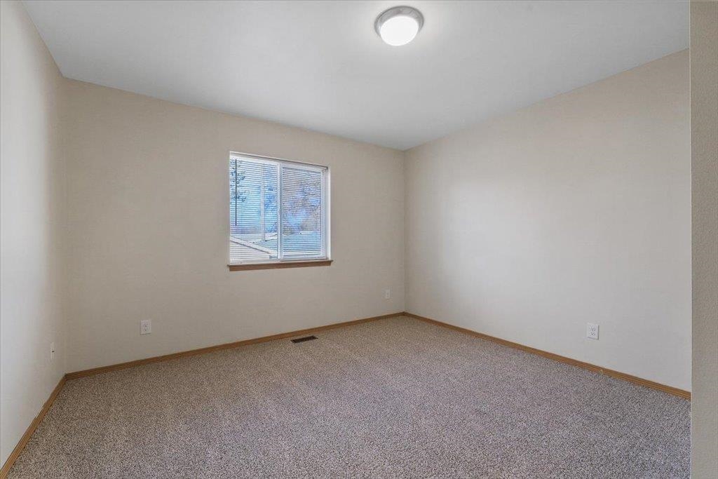 1113 East Rowan Avenue Spokane, WA 99207 - Photo 16 of 31