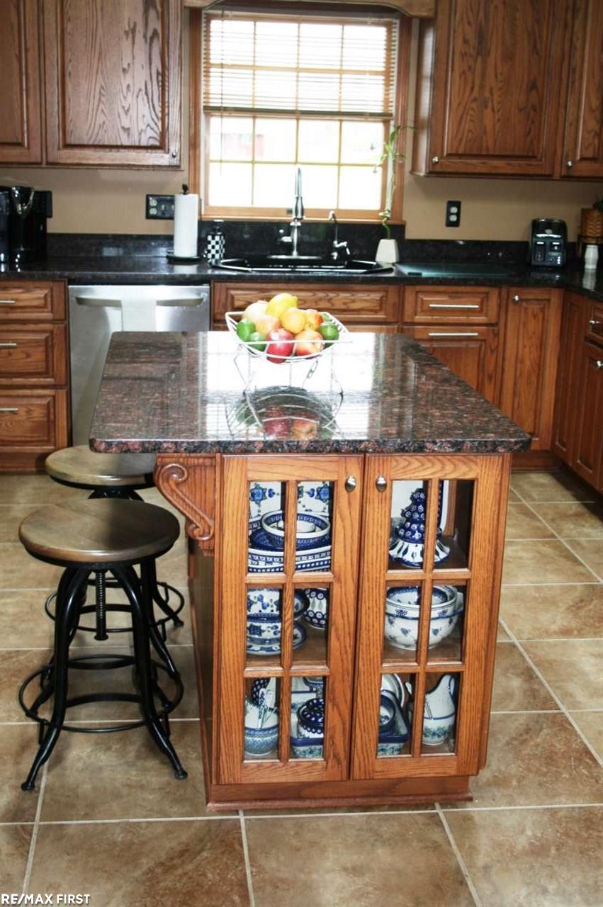 881 Riley Center Road Memphis, MI 48041 - Photo 6 of 43 31325550-5.JPG