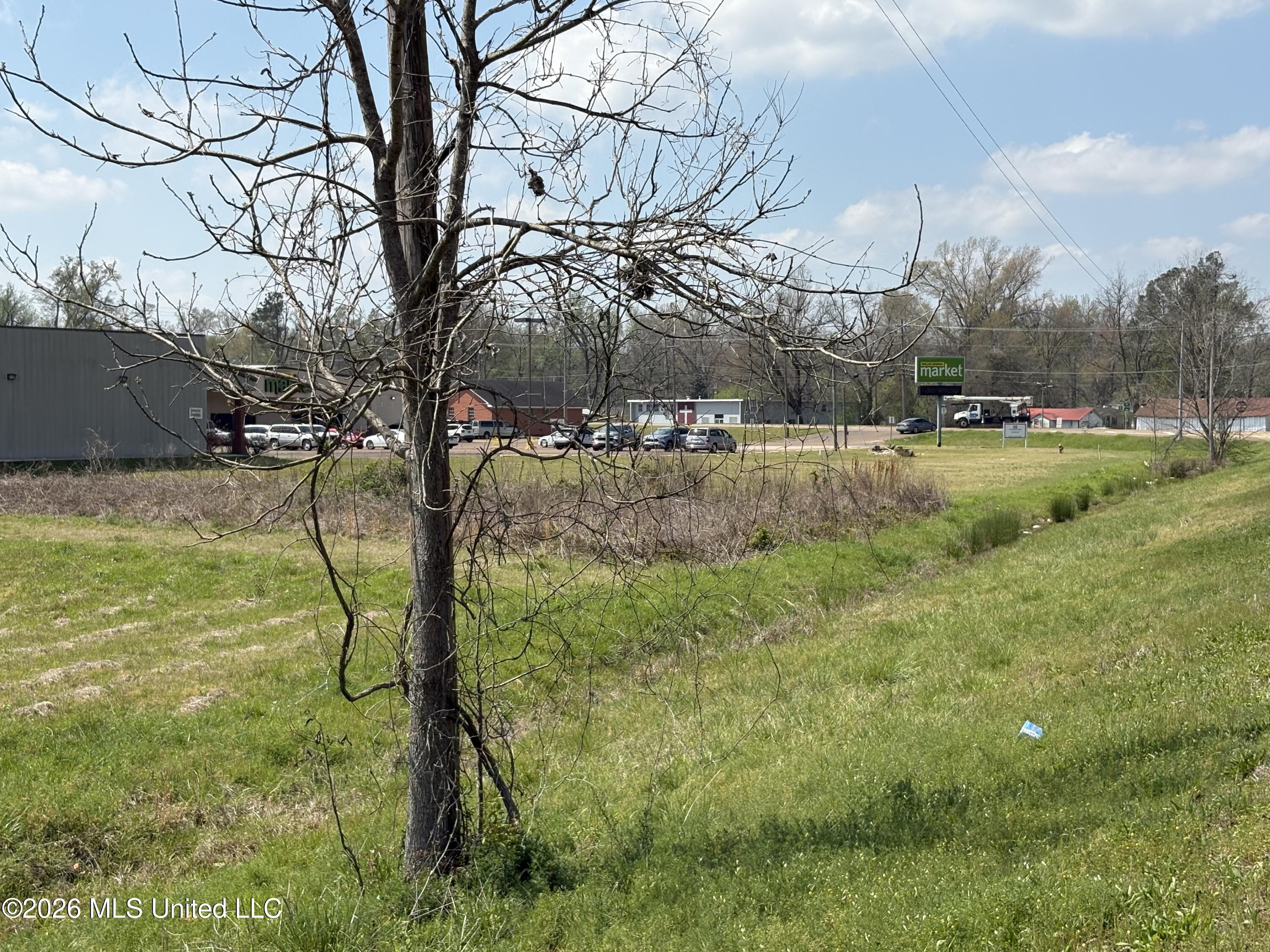 144 Henry Street Lexington, MS 39095 - Photo 6 of 11 IMG_2197
