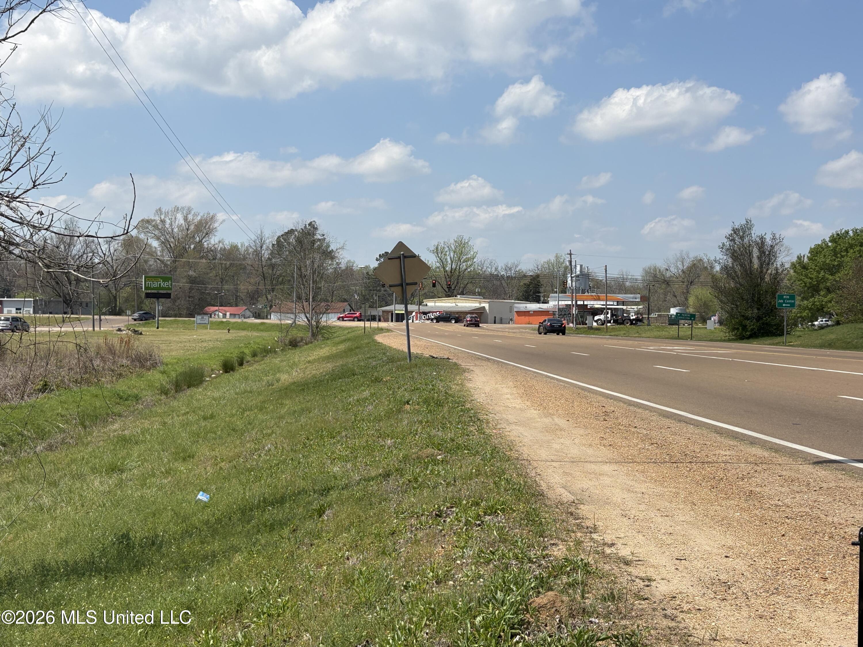 144 Henry Street Lexington, MS 39095 - Photo 7 of 11 IMG_2196