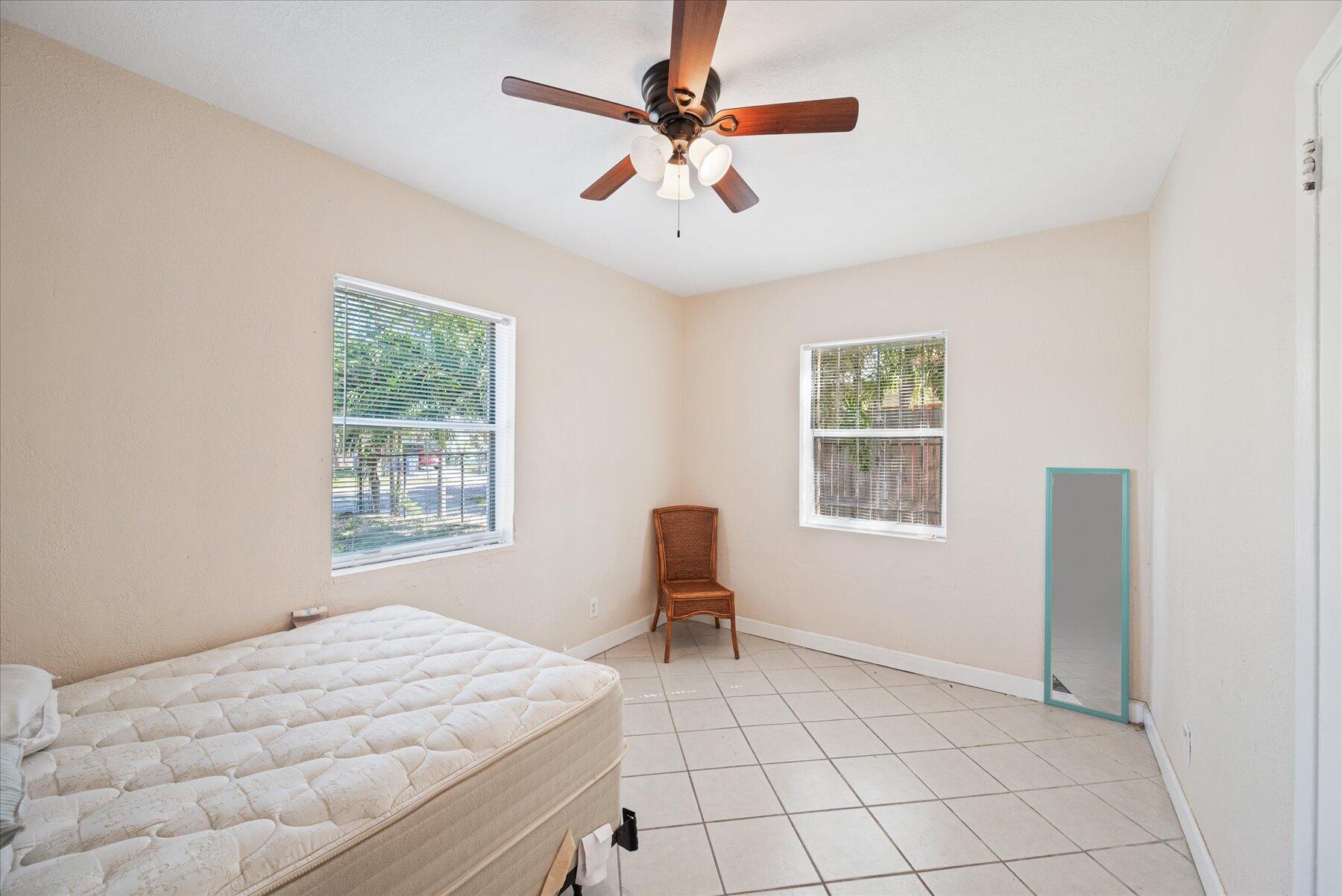 423 West 15th Street Riviera Beach, FL 33404 - Photo 15 of 22 11-DSC_1742