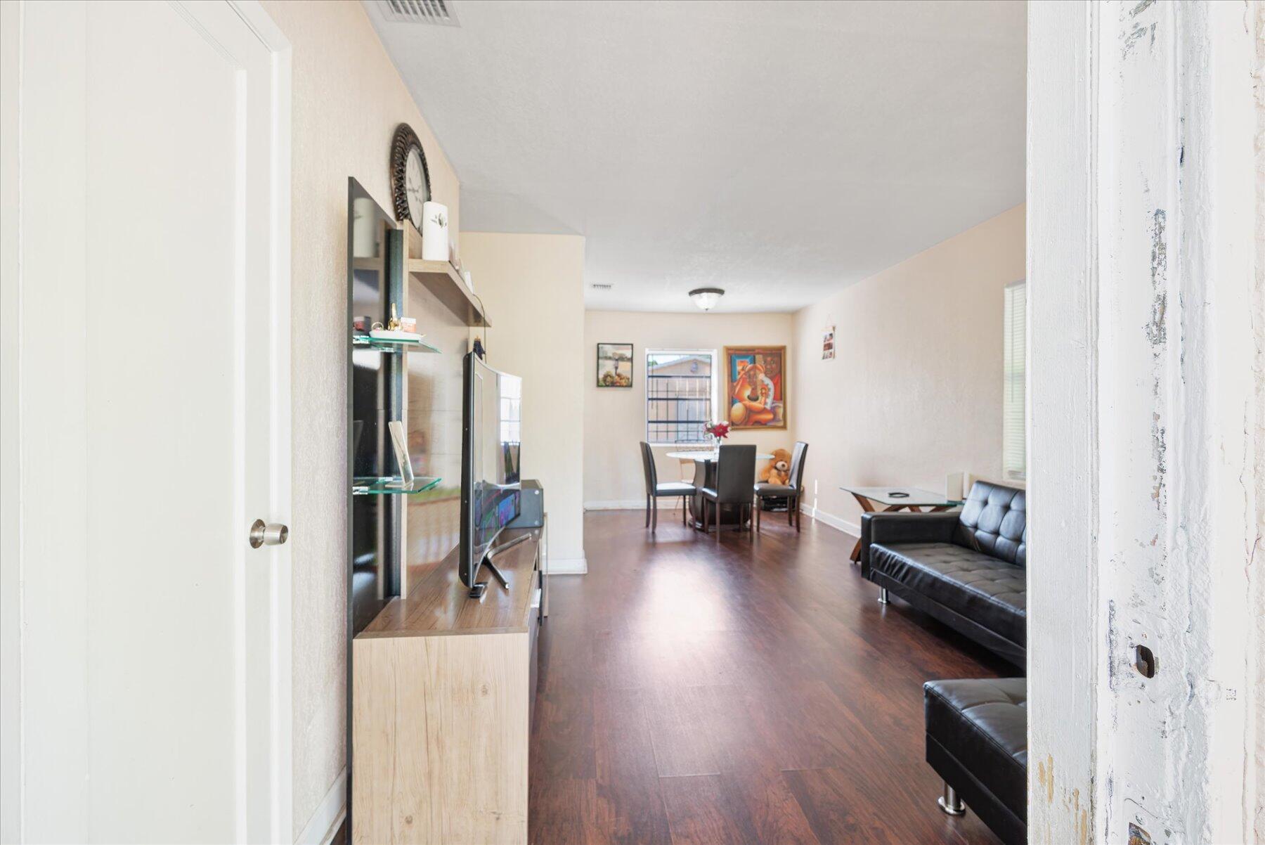 423 West 15th Street Riviera Beach, FL 33404 - Photo 18 of 22 04-DSC_1655