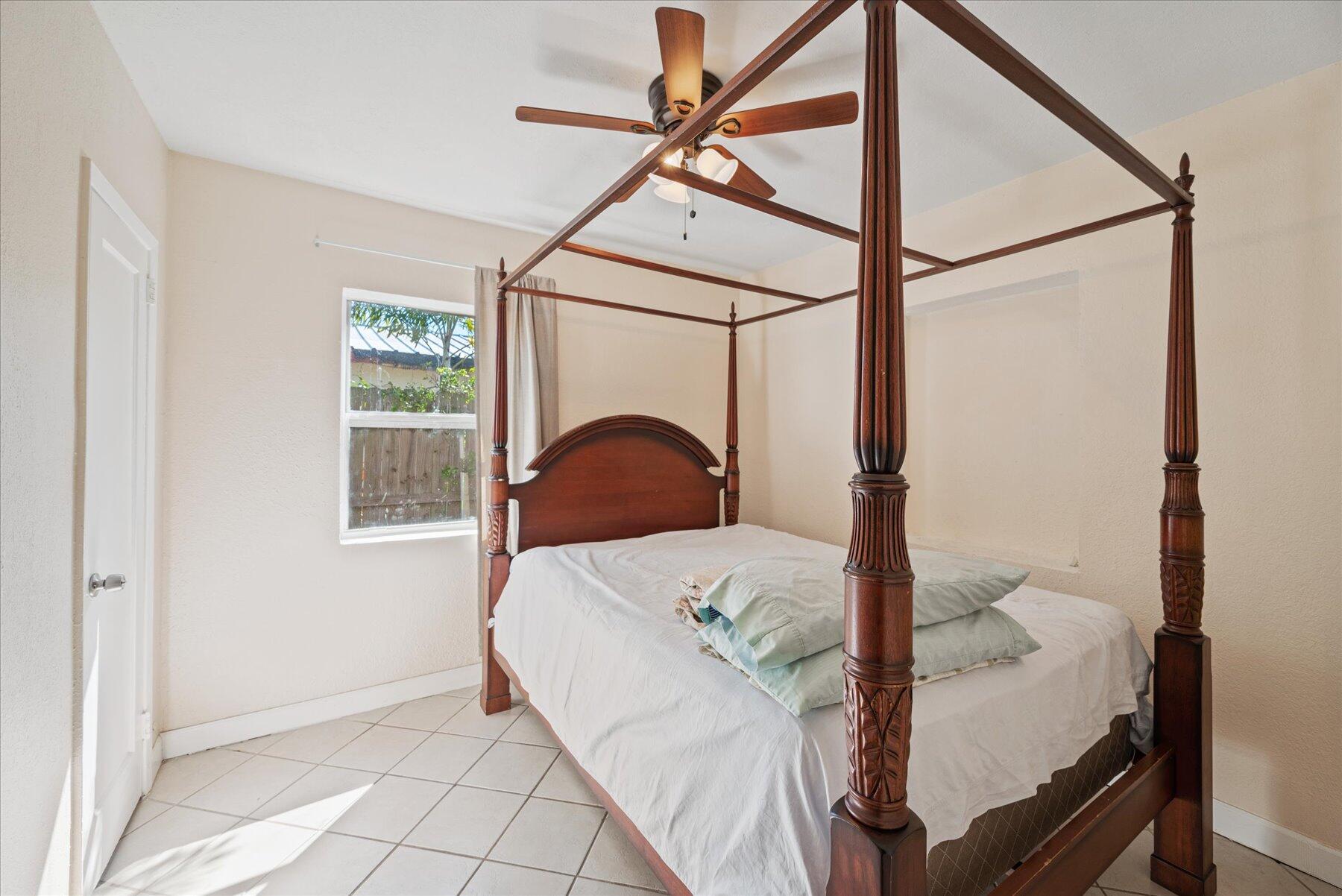 423 West 15th Street Riviera Beach, FL 33404 - Photo 8 of 22 16-DSC_1736