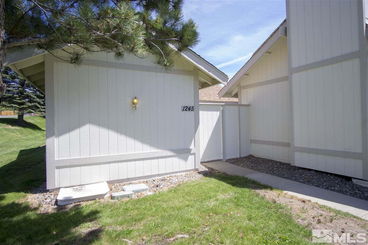 1245 Searchlite Court Reno, NV 89503 - Photo 4 of 26