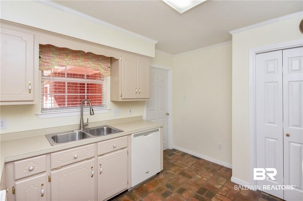 408 Lakeview Drive West Mobile, AL 36695 - Photo 15 of 43