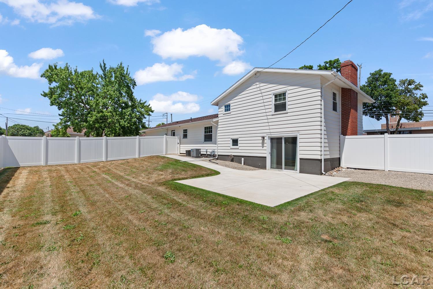 721 Riverside Avenue Adrian, MI 49221 - Photo 7 of 47 50182893-99013ed4-5b3c-4e26-827f-4175f0d84d29.JPG