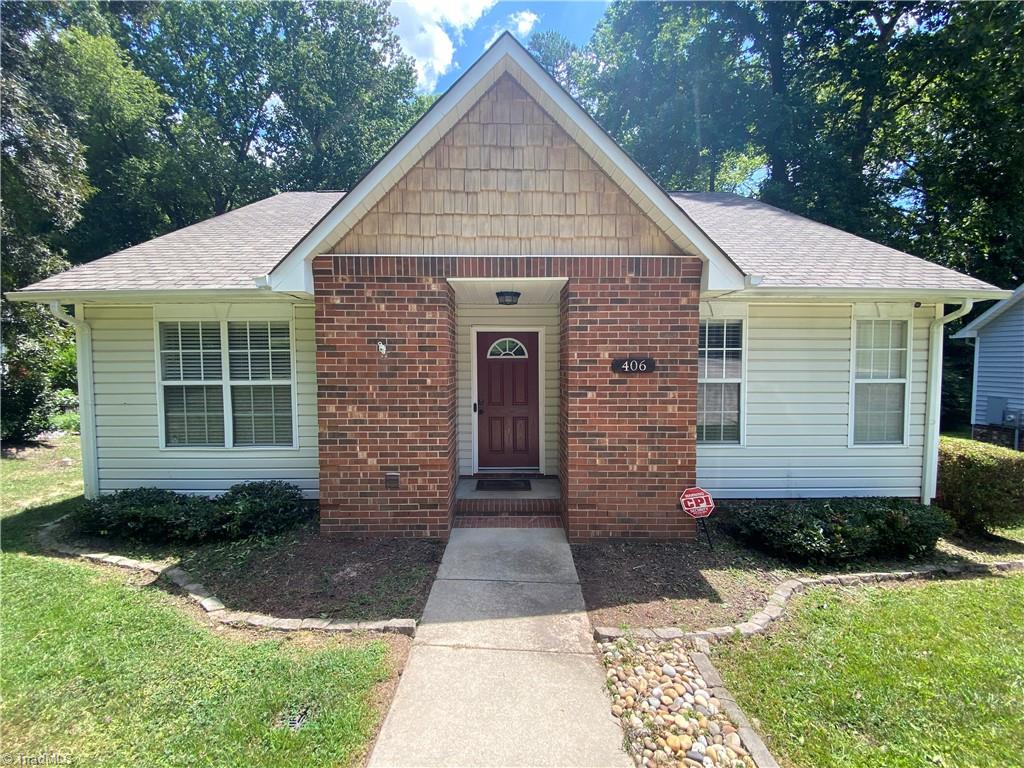 406 Shadybrook Road High Point, NC 27265 - Photo 1 of 23