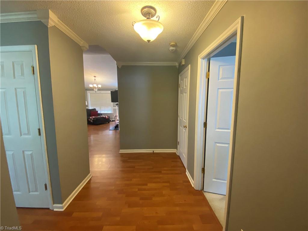 406 Shadybrook Road High Point, NC 27265 - Photo 3 of 23