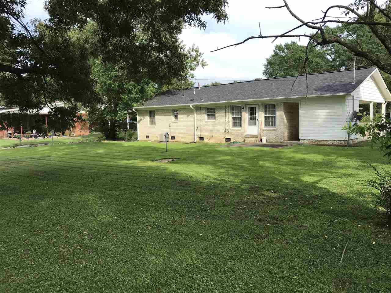 616 Ridgeway Drive Bolivar, TN 38008 - Photo 2 of 10 Gallery Image 2