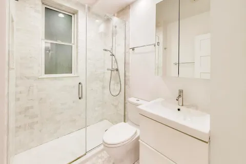 $2,750 | 2132 North Oakley Avenue, Unit 1, Chicago, IL 60647