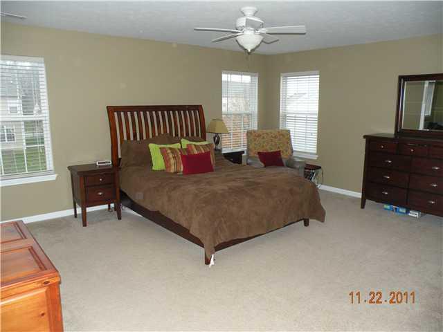 11220 Falling Water Way Fishers, IN 46037 - Photo 14 of 24 Gallery Image 14
