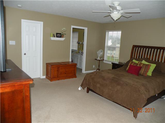 11220 Falling Water Way Fishers, IN 46037 - Photo 15 of 24 Gallery Image 15