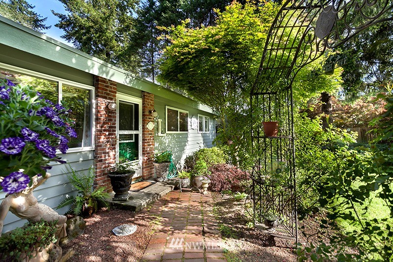 13501 182nd Avenue Southeast Renton, WA 98059 - Photo 4 of 25 Gallery Image 4