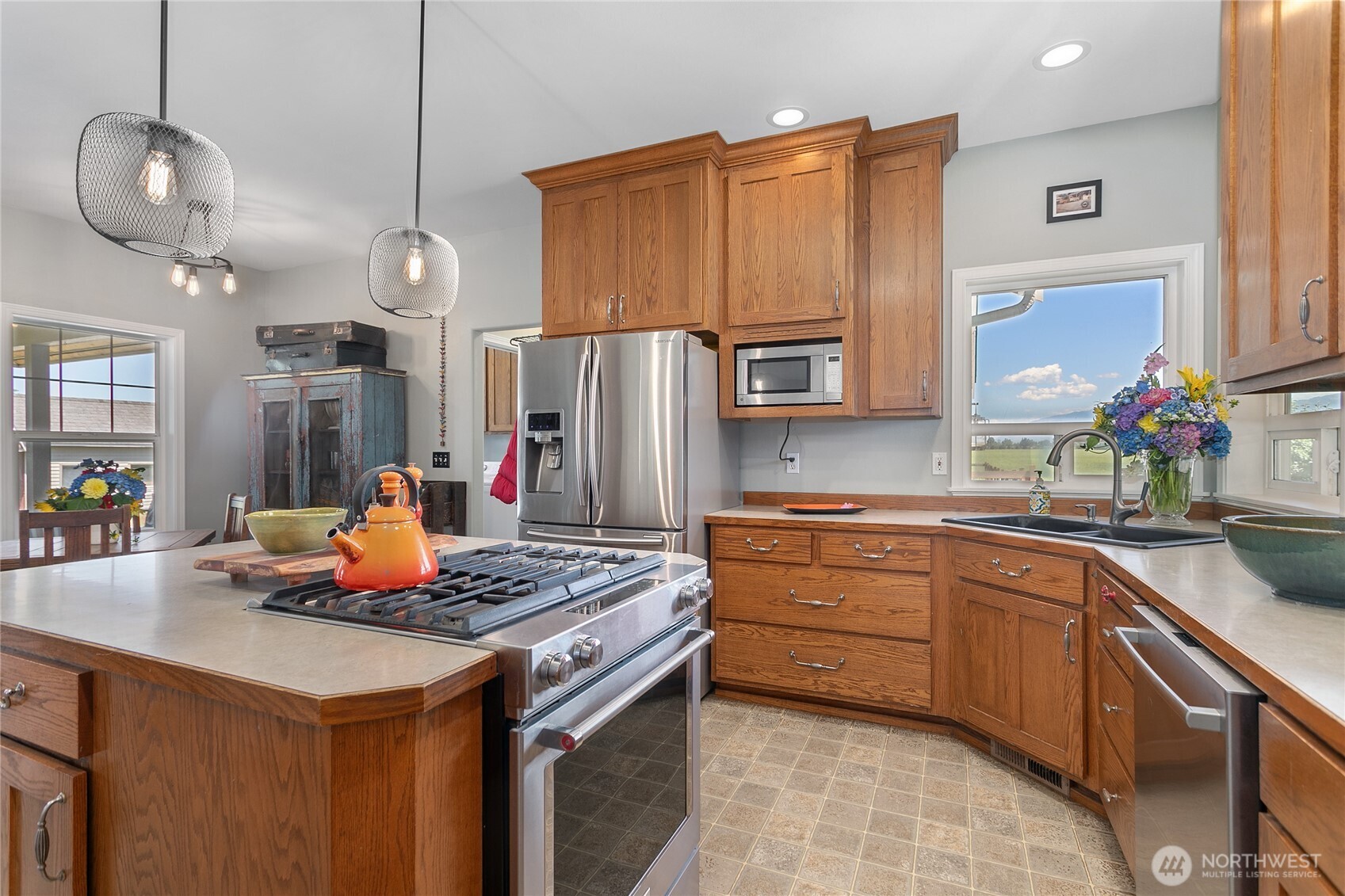 9177 Collins Road Sedro-Woolley, WA 98284 - Photo 6 of 38 Gallery Image 6