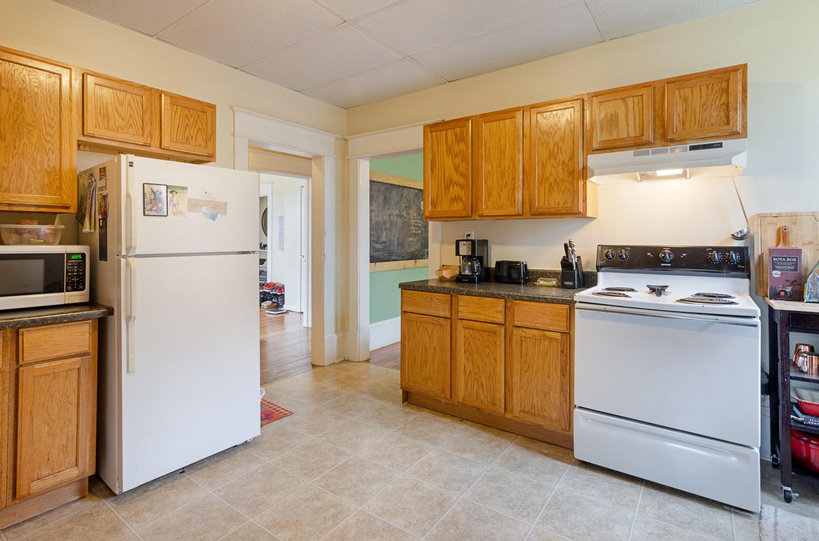 1826 Rorer Avenue Southwest Roanoke, VA 24016 - Photo 34 of 39 B Kitchen (2)
