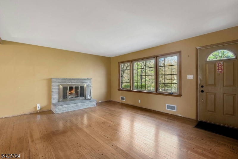 43 King George Road Warren, NJ 07059 - Photo 11 of 35