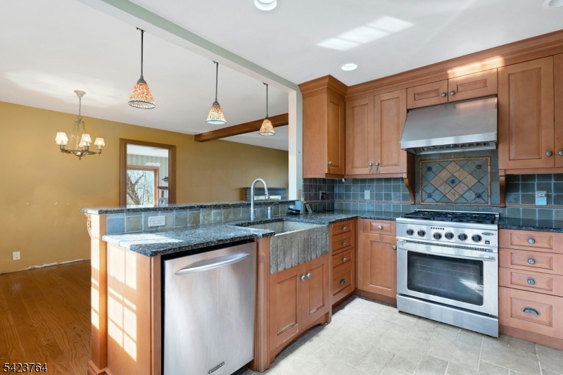 43 King George Road Warren, NJ 07059 - Photo 16 of 35
