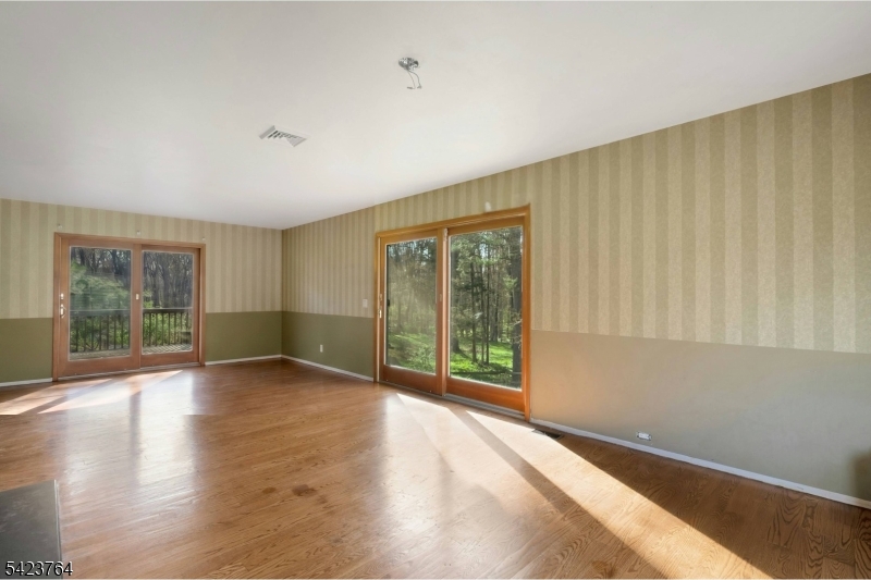 43 King George Road Warren, NJ 07059 - Photo 22 of 35