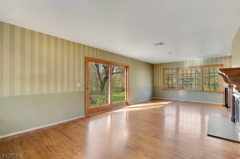 43 King George Road Warren, NJ 07059 - Photo 23 of 35