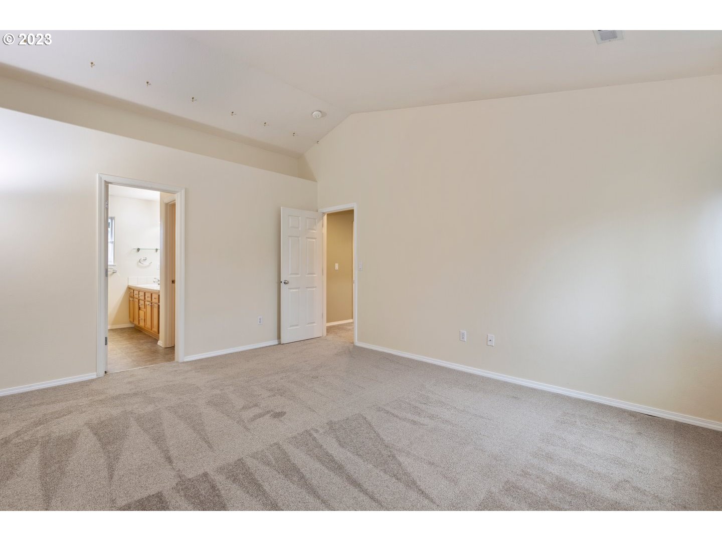 16519 Northeast 12th Avenue Ridgefield, WA 98642 - Photo 19 of 44 a view of an empty room