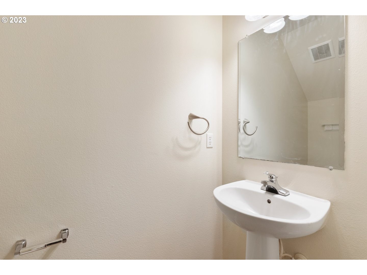 16519 Northeast 12th Avenue Ridgefield, WA 98642 - Photo 35 of 44 a bathroom with a sink and a mirror