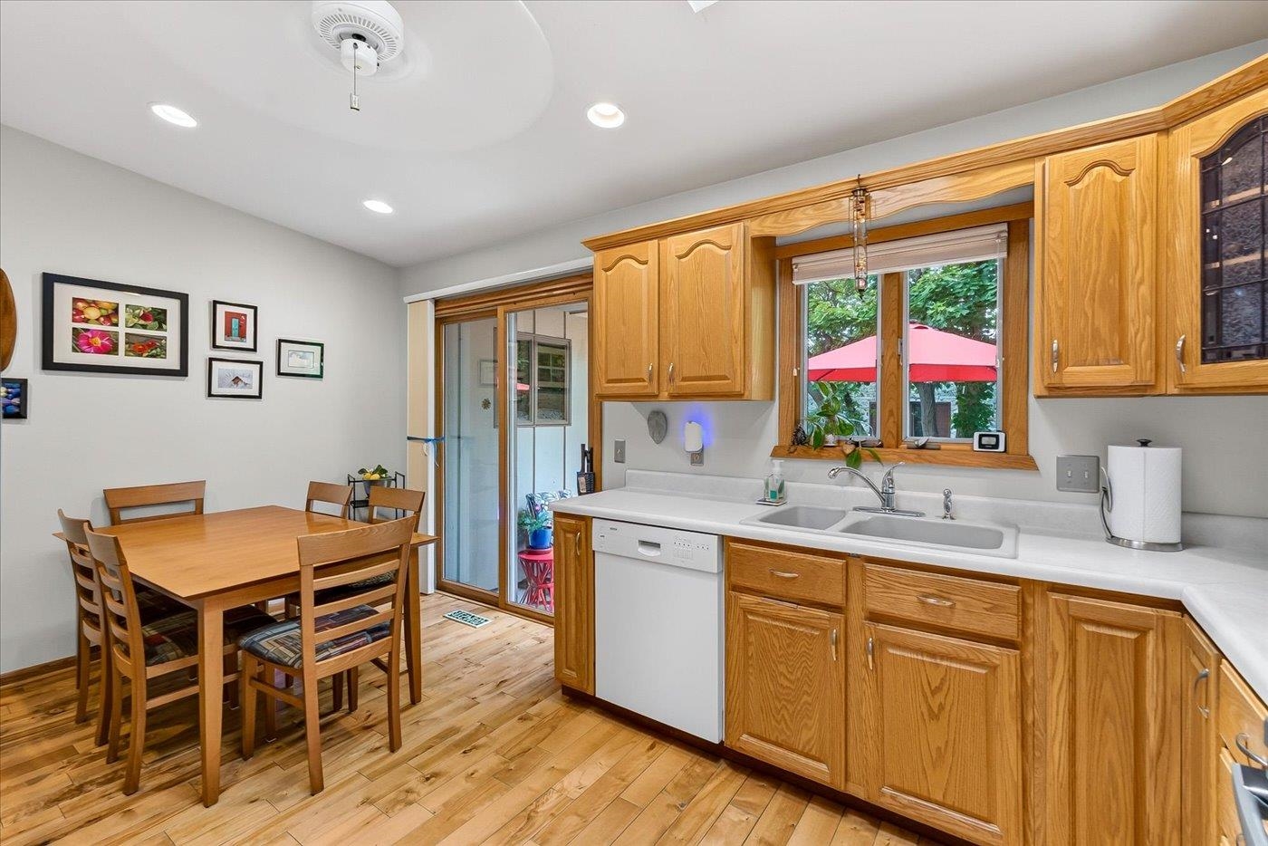 3202 Coventry Trail Madison, WI 53713 - Photo 23 of 39