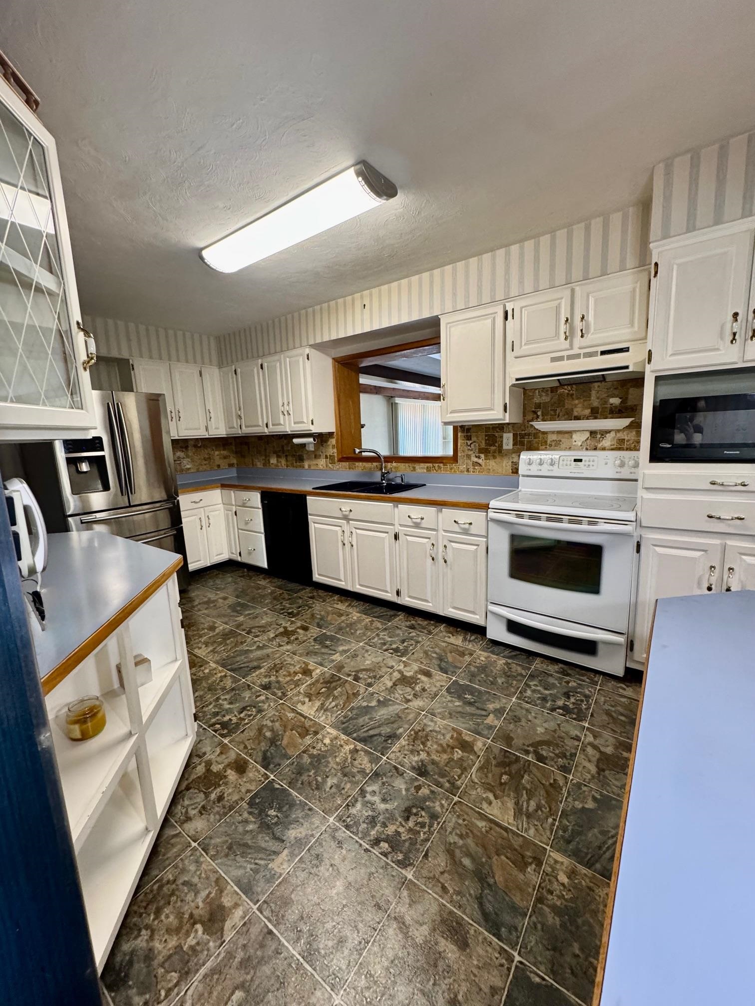 411 Wheatley Road Ashland, KY 41102 - Photo 11 of 26