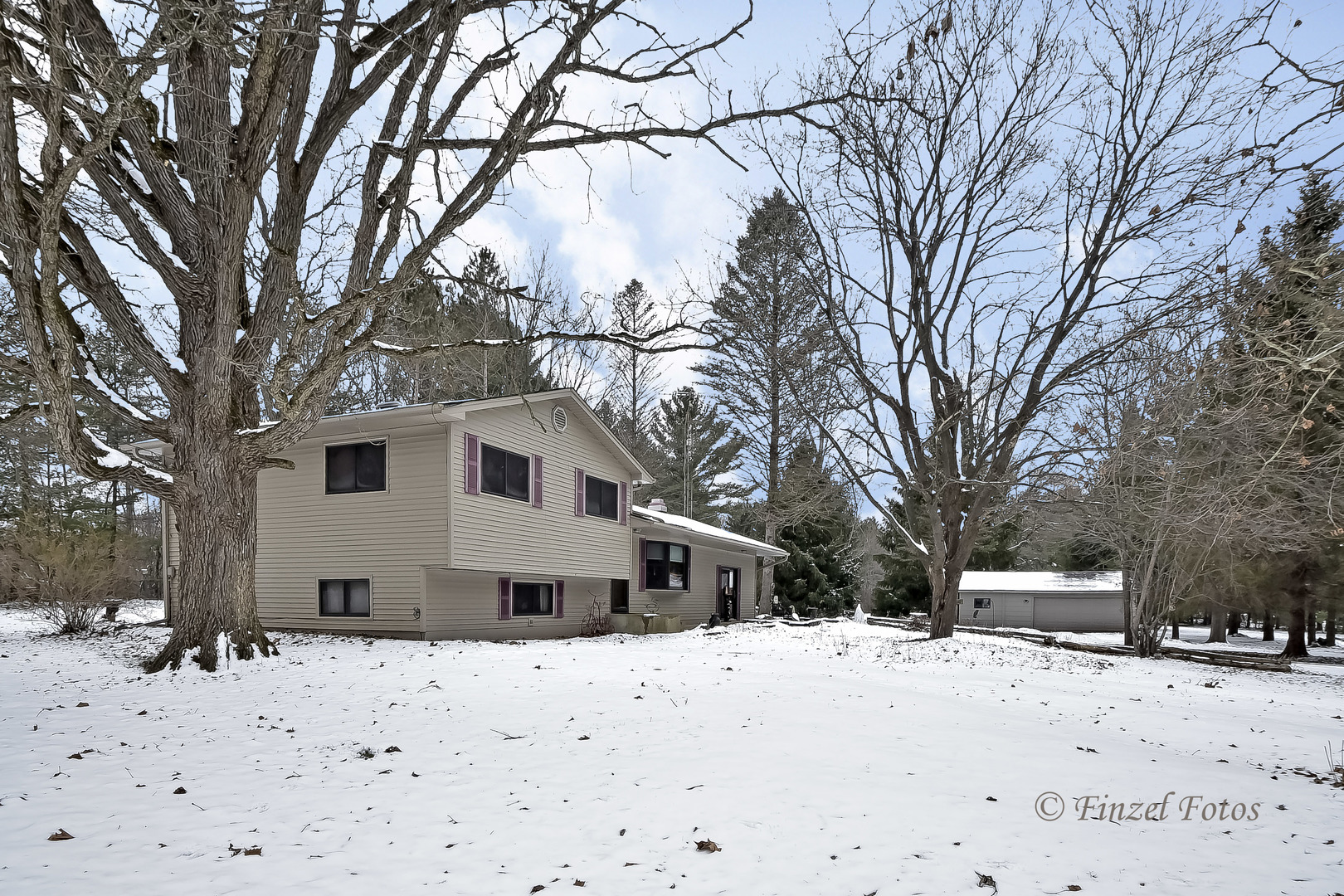 7605 Kemman Road Hebron, IL 60034 - Photo 2 of 17