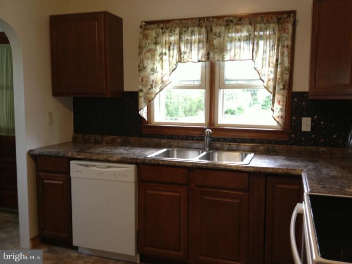 1266 Southampton Road Philadelphia, PA 19116 - Photo 9 of 24 Kitchen