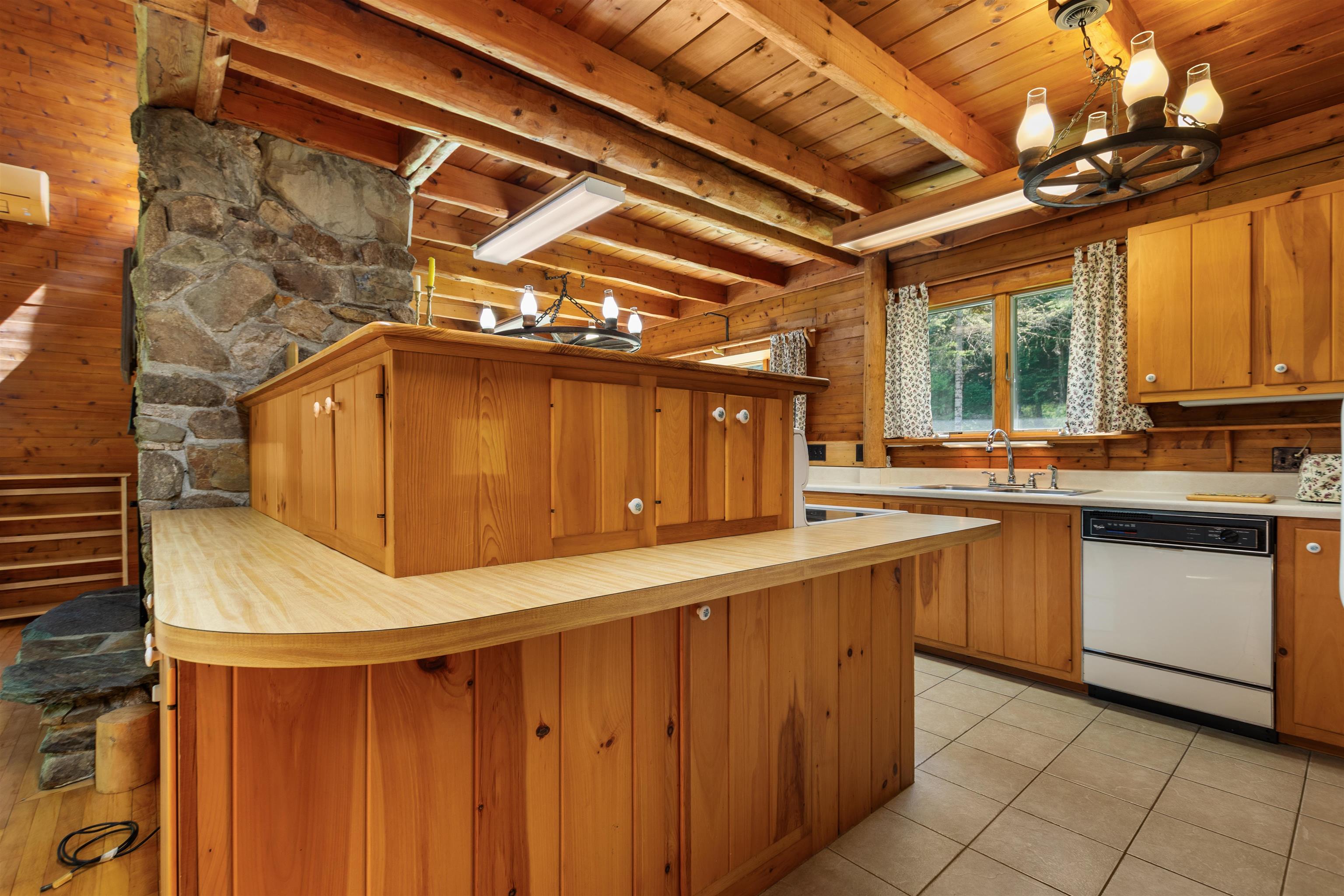 429 Lancaster Road Northumberland, NH 03582 - Photo 3 of 40