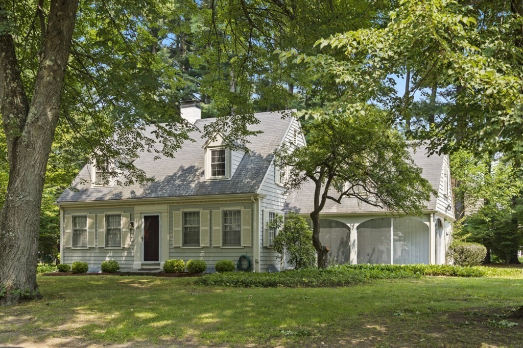 35 Carter Road Lynnfield, MA 01940 - Photo 1 of 32 Gallery Image 1