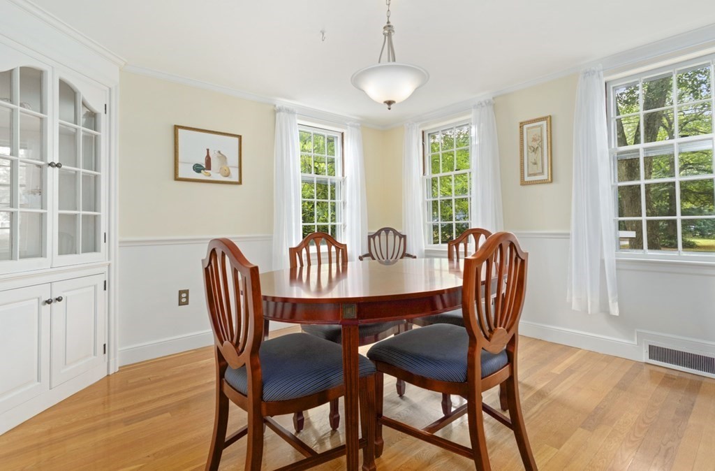 35 Carter Road Lynnfield, MA 01940 - Photo 11 of 32 Gallery Image 11