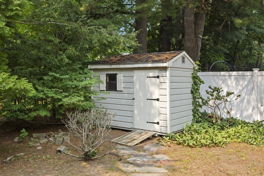 35 Carter Road Lynnfield, MA 01940 - Photo 31 of 32 Gallery Image 31