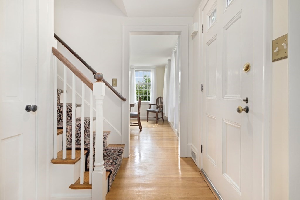 35 Carter Road Lynnfield, MA 01940 - Photo 5 of 32 Gallery Image 5
