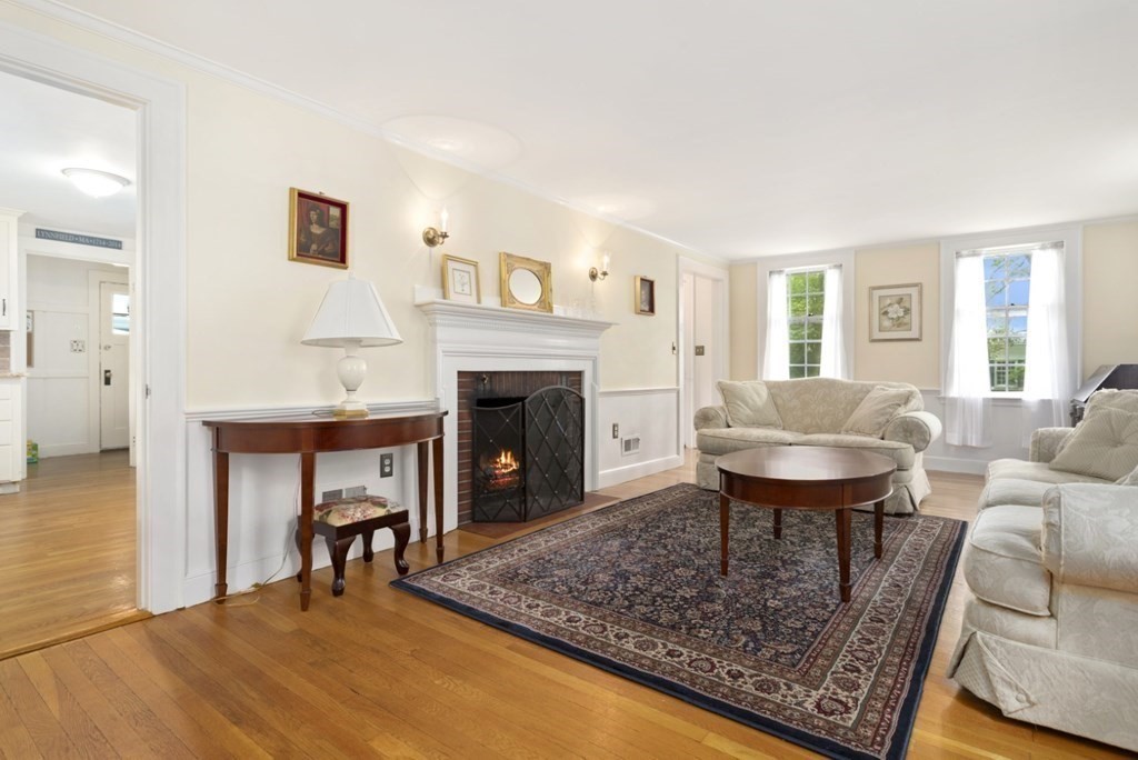 35 Carter Road Lynnfield, MA 01940 - Photo 6 of 32 Gallery Image 6