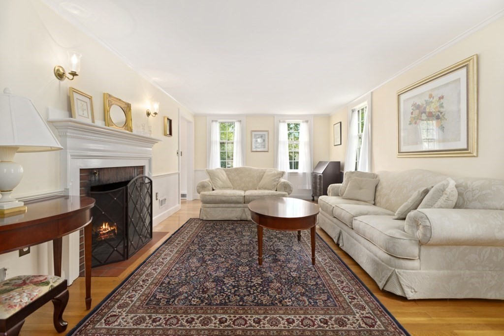 35 Carter Road Lynnfield, MA 01940 - Photo 8 of 32 Gallery Image 8