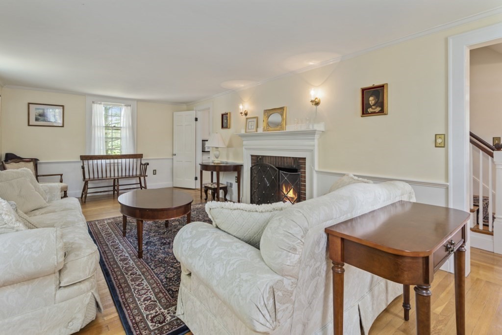 35 Carter Road Lynnfield, MA 01940 - Photo 9 of 32 Gallery Image 9