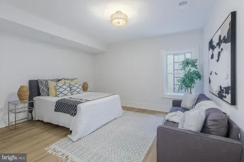 $2,500,000 | 6301 Phyllis Lane, Bethesda, MD 20817
