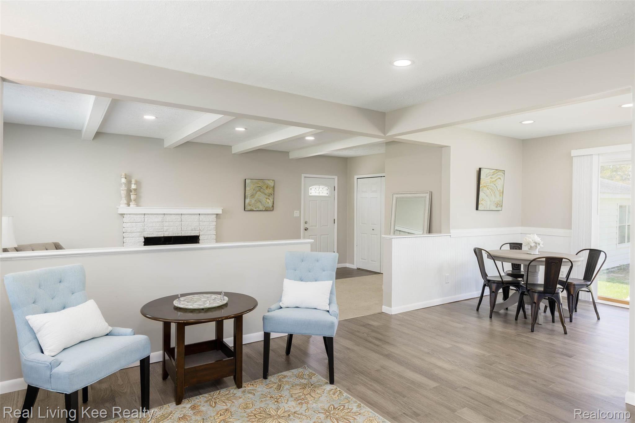 2630 Emmons Avenue Rochester, MI 48307 - Photo 4 of 17 2630 Emmons Ave-4.jpg