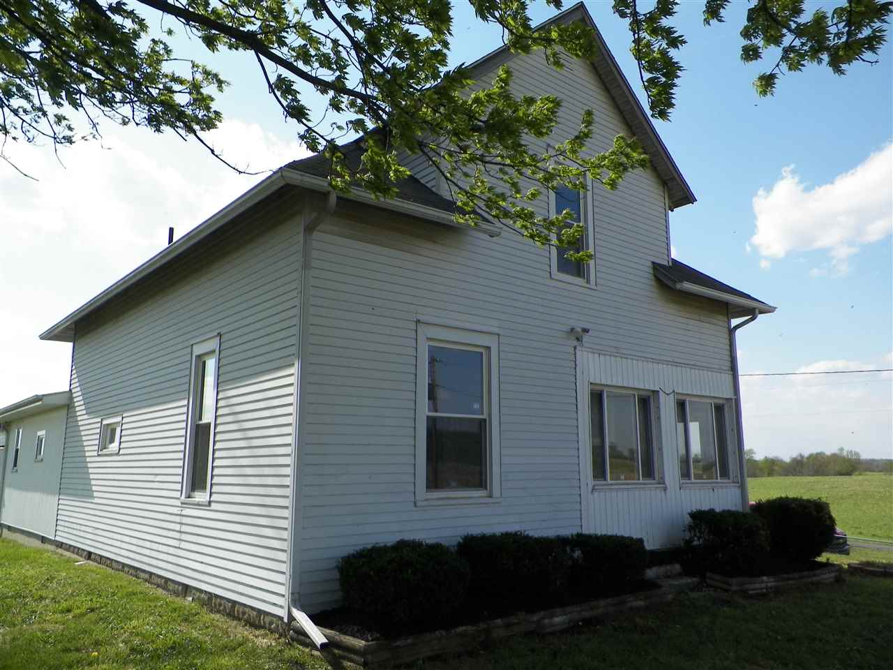 12401 South 200 E Road Muncie, IN 47302 - Photo 1 of 15 Gallery Image 1