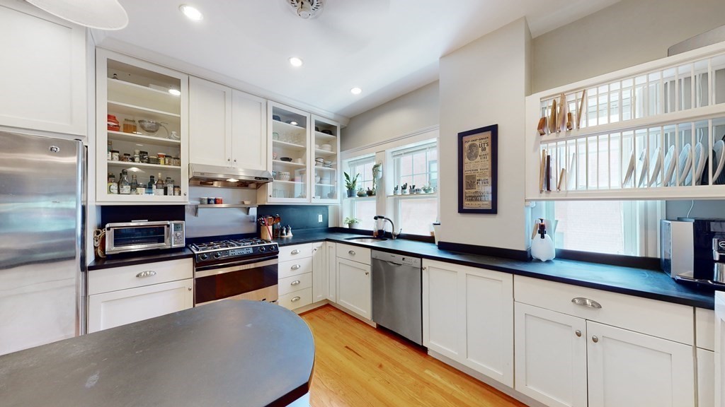 50 Garrison Road, Unit 2 Brookline, MA 02445 - Photo 4 of 36