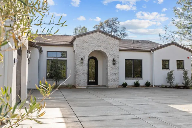 $1,399,990 | 23672 Darkhorse Drive, Auburn, CA 95602