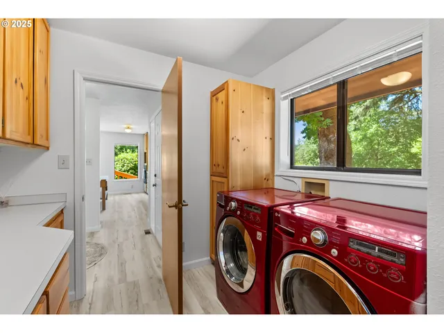 $1,490,000 | 93933 Marcola Road, Marcola, OR 97454