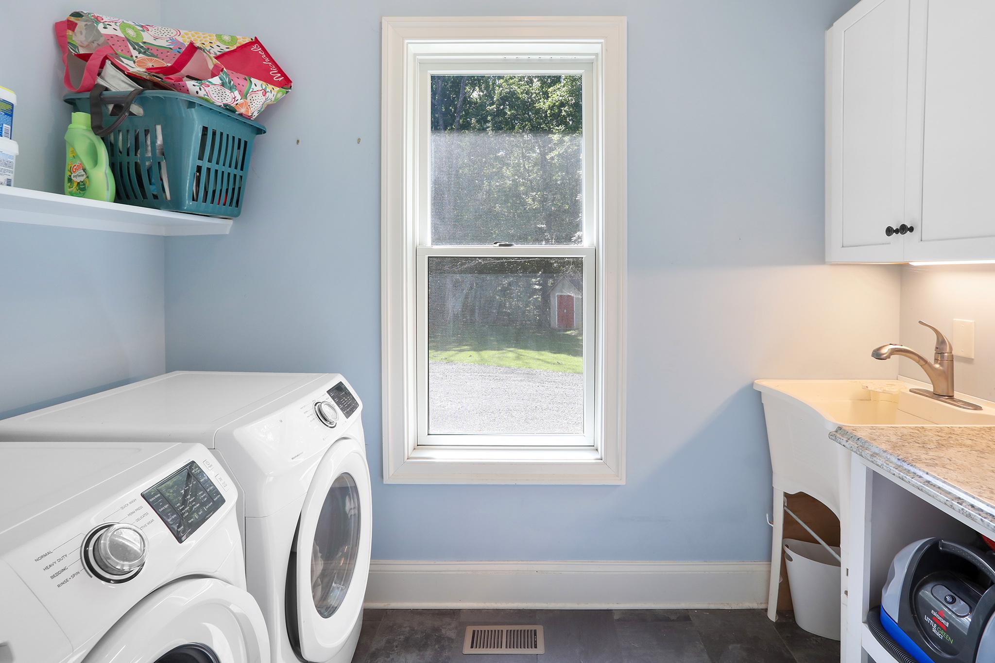 3411 Fenny Hill Road Delaplane, VA 20144 - Photo 27 of 75 Main level laundry w/sink and built ins