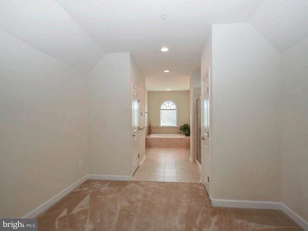 623 Fairway Drive Telford, PA 18969 - Photo 23 of 37 Dressing Area / Bonus Room