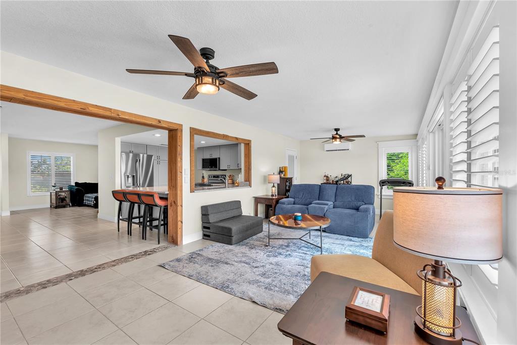 911 Silver Palm Way Apollo Beach, FL 33572 - Photo 23 of 35 a living room with furniture and a table