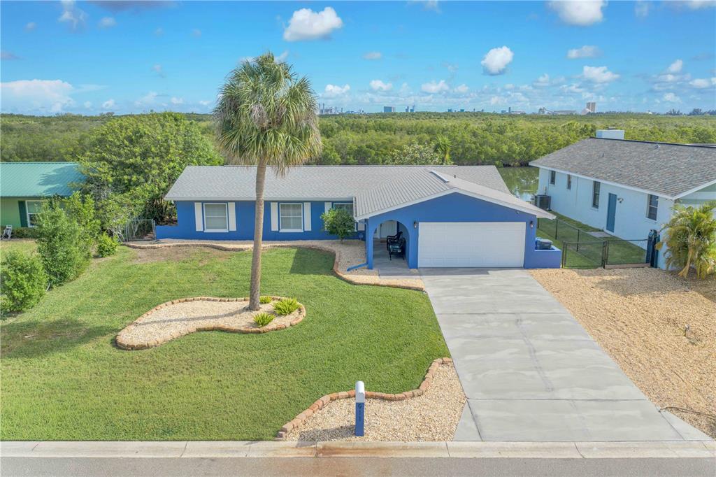 911 Silver Palm Way Apollo Beach, FL 33572 - Photo 32 of 35 a aerial view of a house with a yard