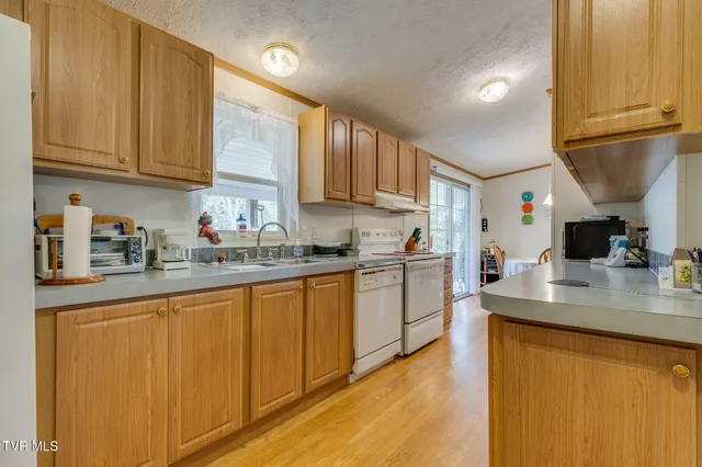 $299,900 | 392 Elbert Ramsey Road, Clinchco, VA 24226