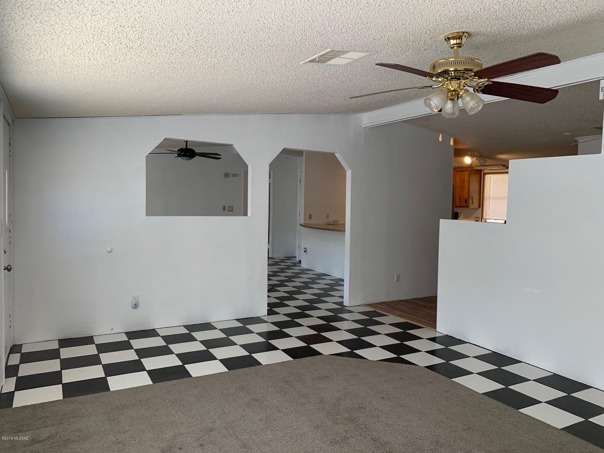 13498 North Adonis Road Marana, AZ 85658 - Photo 10 of 34
