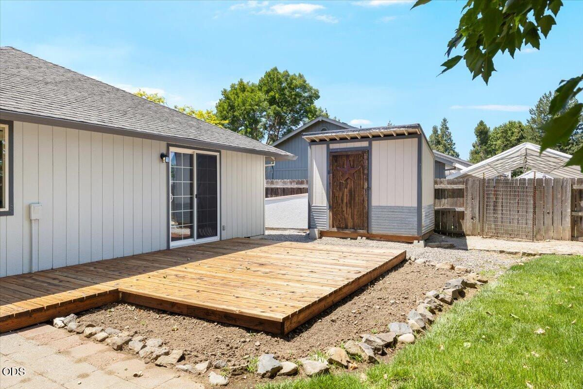 1156 Ginger Way Medford, OR 97501 - Photo 18 of 22
